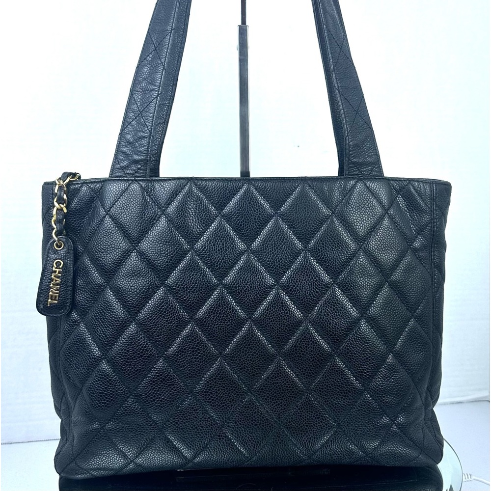 CHANEL CHARM CAVIAR Shopper Tote
